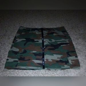 Camo zip up skirt